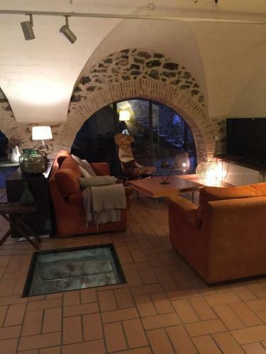 Country House With Pool And Wine Cellar