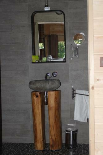 Hotel Les Cabanes Dans Les Bois