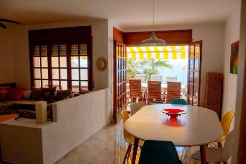 Villa Jo - Stunning Front Line Beach House.