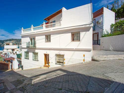 Village Casa With Sweeping Views In La Herradura