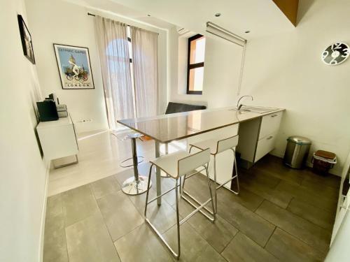 182 Apartment In Llan��