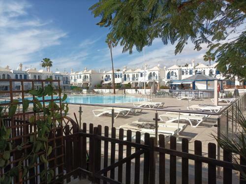 Apartamento Pool View Bungalow With Terrace