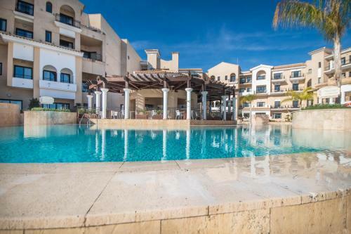 Stunning 2 Bedroom 2 Bathroom Town House - Ce7lt