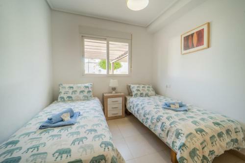Stunning 2 Bedroom 2 Bathroom Town House - Ce7lt