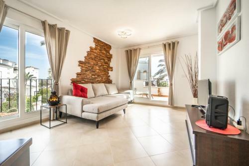 Stylish One Bed Apartment With Nice Golf Course Views Hole 18 - Ao923lt