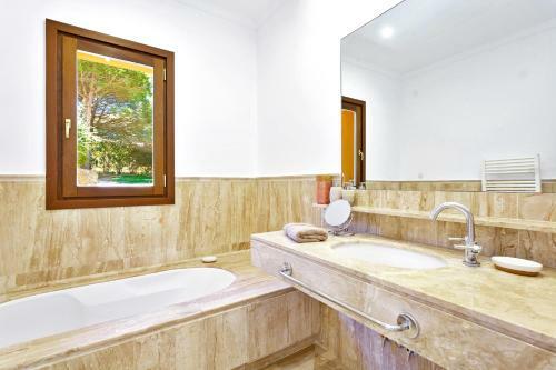 Yolo Spaces - Sotogrande - White House Villa