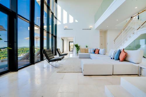 Spectacular Luxury Villa In Complete Silence