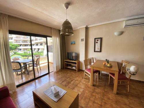 Walk To Golf Heated Pool Apartment