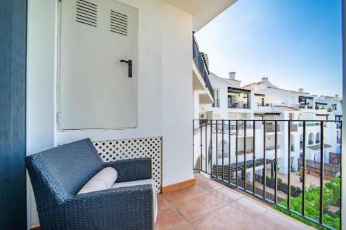 2 Bedroom Apartment With Pool Views - Co1422lt