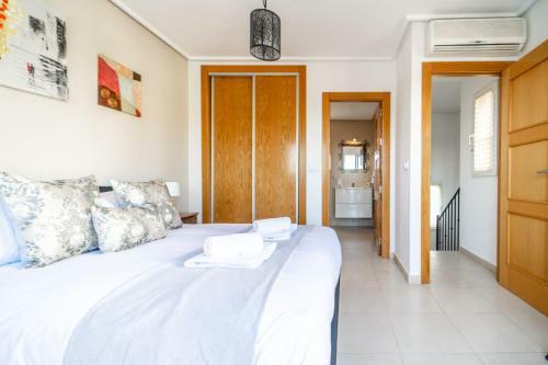 Quaint 2 Bedrooms 2 Bathrooms Town House - La40lt