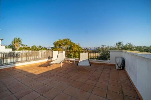 Quaint 2 Bedrooms 2 Bathrooms Town House - La40lt