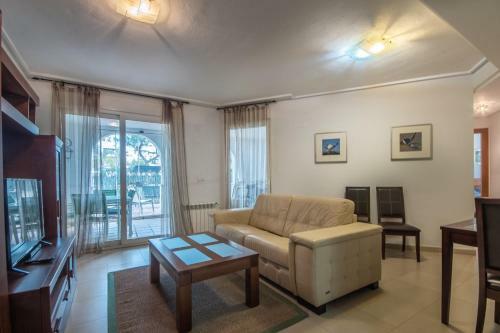 Well Located Ground Floor Apartment - Aa101lt