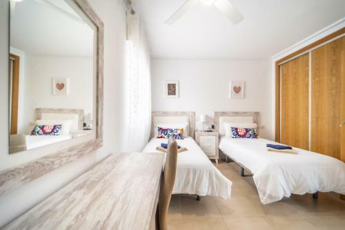 Bright Apartment With Large Terrace - Mo4223lt