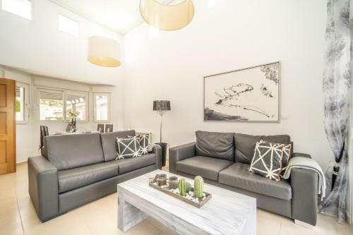 Villa With Hot Tub And Private Pool - Pa9lt