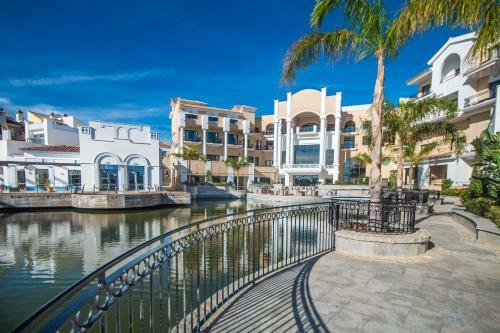 Villa With Hot Tub And Private Pool - Pa9lt