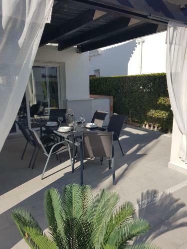 Villa With Hot Tub And Private Pool - Pa9lt