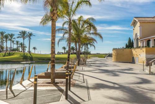 2 Bedroom Apartment With Stunning Views Central Location - An1221lt