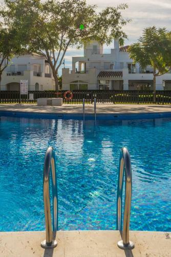 2 Bedroom Apartment With Stunning Views Central Location - An1221lt