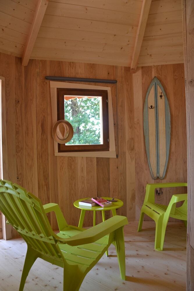 Lodge Village Flottant De Pressac