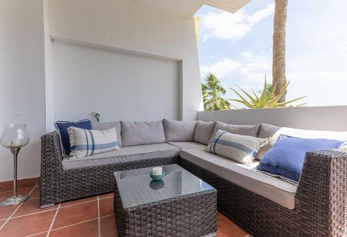 100 - Modern 2 Bed Luxury Golf Apartment In Mijas