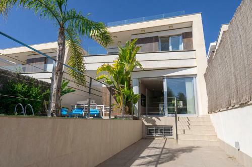 Stunning New Build 3 Bed Villa With Private Pool