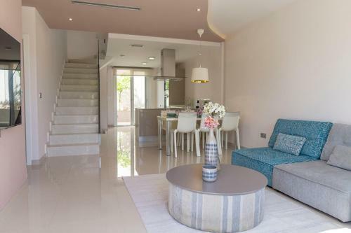 Stunning New Build 3 Bed Villa With Private Pool