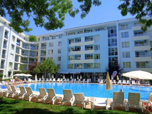 Amazing 2 Bedroom Apartment Next To The Beach