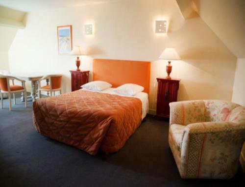 Hostal La Tour Des Plantes