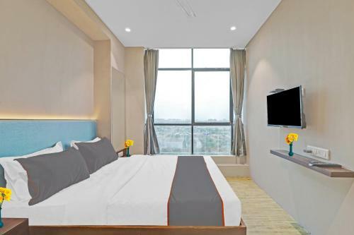 Collection O 90870 Hotel Kiran Inn