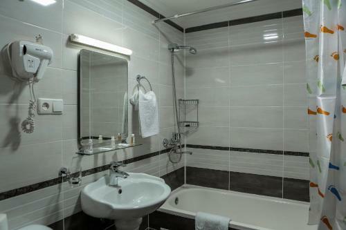 Hotel Shirin Plaza Boutique