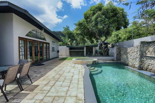Jacuzzi Garden House
