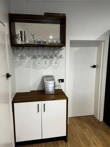 Apartamento Watt's Up Doc Sleeps 2 Modern Wifi Parking