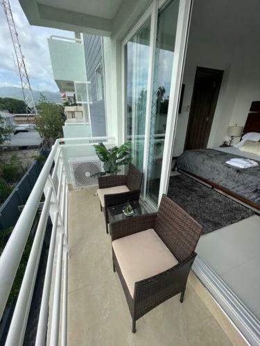 New Kingston Oasis-immaculate 2 Bedroom Apartment