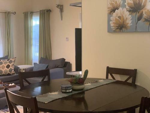 Inviting 3-bedroom Available In Drax Hall Manor