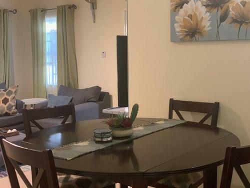 Inviting 3-bedroom Available In Drax Hall Manor