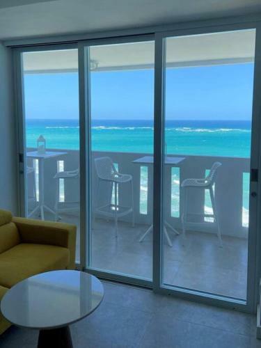 Apartamento Kasa Blue Ocean - 2 Bed 2 Bath For 4 Ocean View Balcony Beachfront Condo Pool