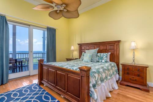 Ricky Mos' Island Oasis - 2628 Bridgeview Home