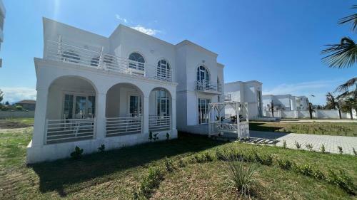 Astara Boulevard Village
