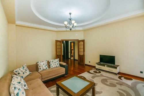 Sea View Apartment On Nizami 80