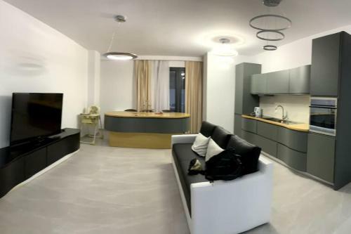 Modern Sea View Apartment Duress Center