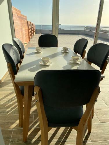 Lr Apartment 2-bedrooms Beautiful Sea View