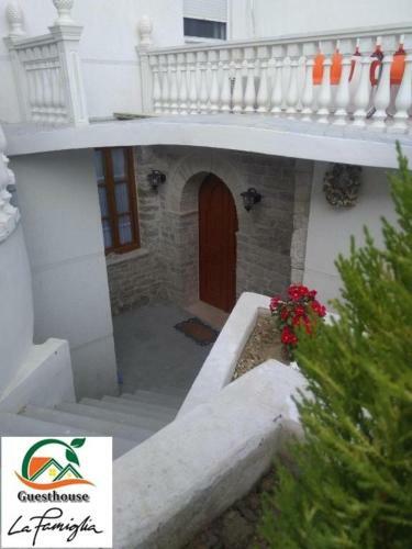 Hostal Guesthouse La Famiglia