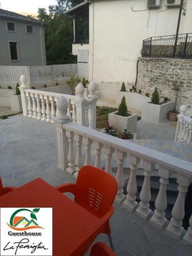 Hostal Guesthouse La Famiglia