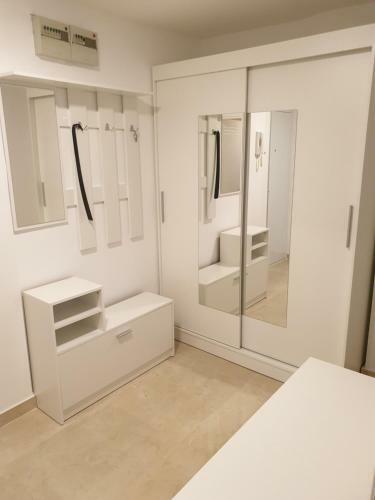 Elena Apartman
