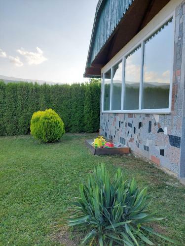 La Reina UNA