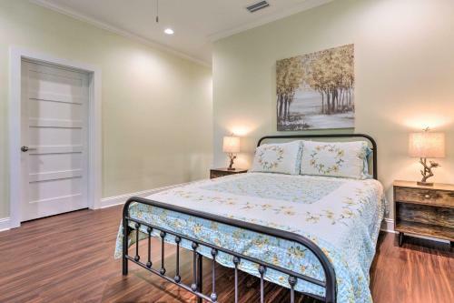 Lovely Mobile Retreat With Deck And Front Porch!