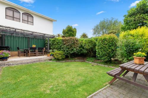 Pomare Cottage - Rotorua Holiday Home