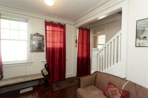 Hostal Historic House On The Hilldownstairs Only