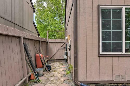 Pet Friendly Anchorage Retreat With Deck And Yard