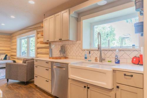 The Chetana Ridge Cabin